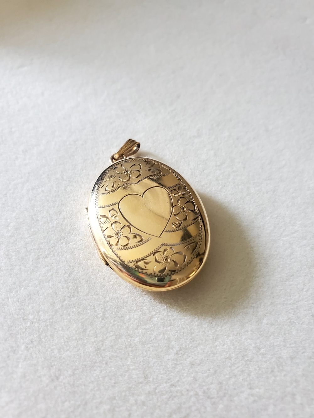 Vintage Gold Filled Heart Oval Photo Locket Pendant By Charme